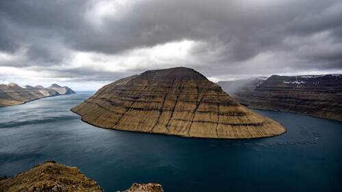 Photo-by-Michael-Fousert-749TMfPiMm4.jpg
