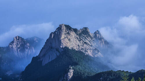 mist mountains