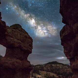 03859_milkywayontherocks_3840x2400