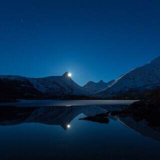 03883_themoonappears_3840x2400