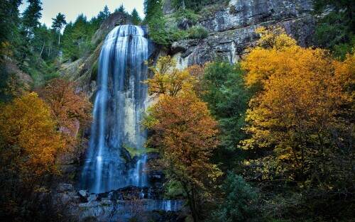 fallsilverfalls.jpeg