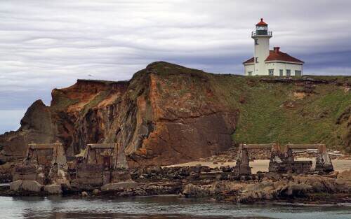 gregorypointlighthouse.jpeg