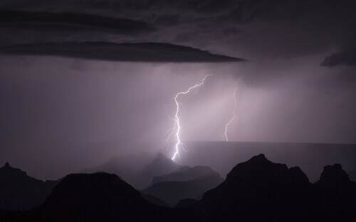 lightningoverthegrandcanyon.jpeg