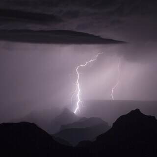 lightningoverthegrandcanyon