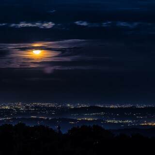 mooncloudsandcity