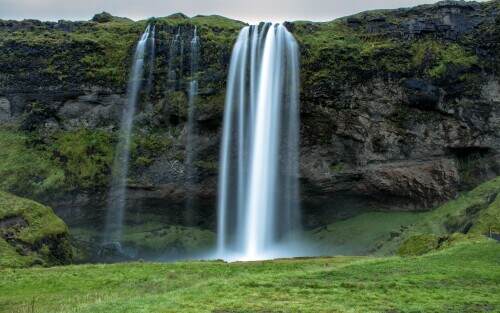 seljalandsfosswaterfall.jpeg