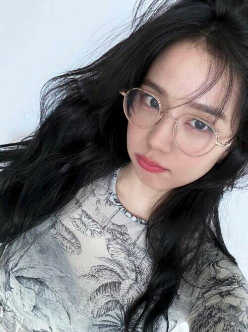 jisoo-4.jpeg