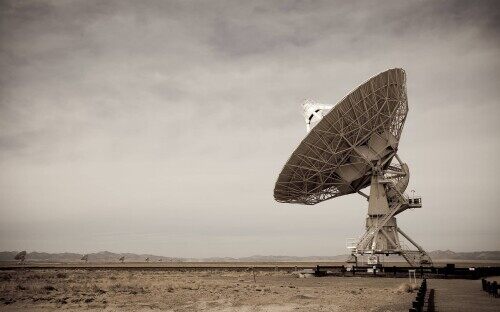 radio-telescope-desert-32983.jpg